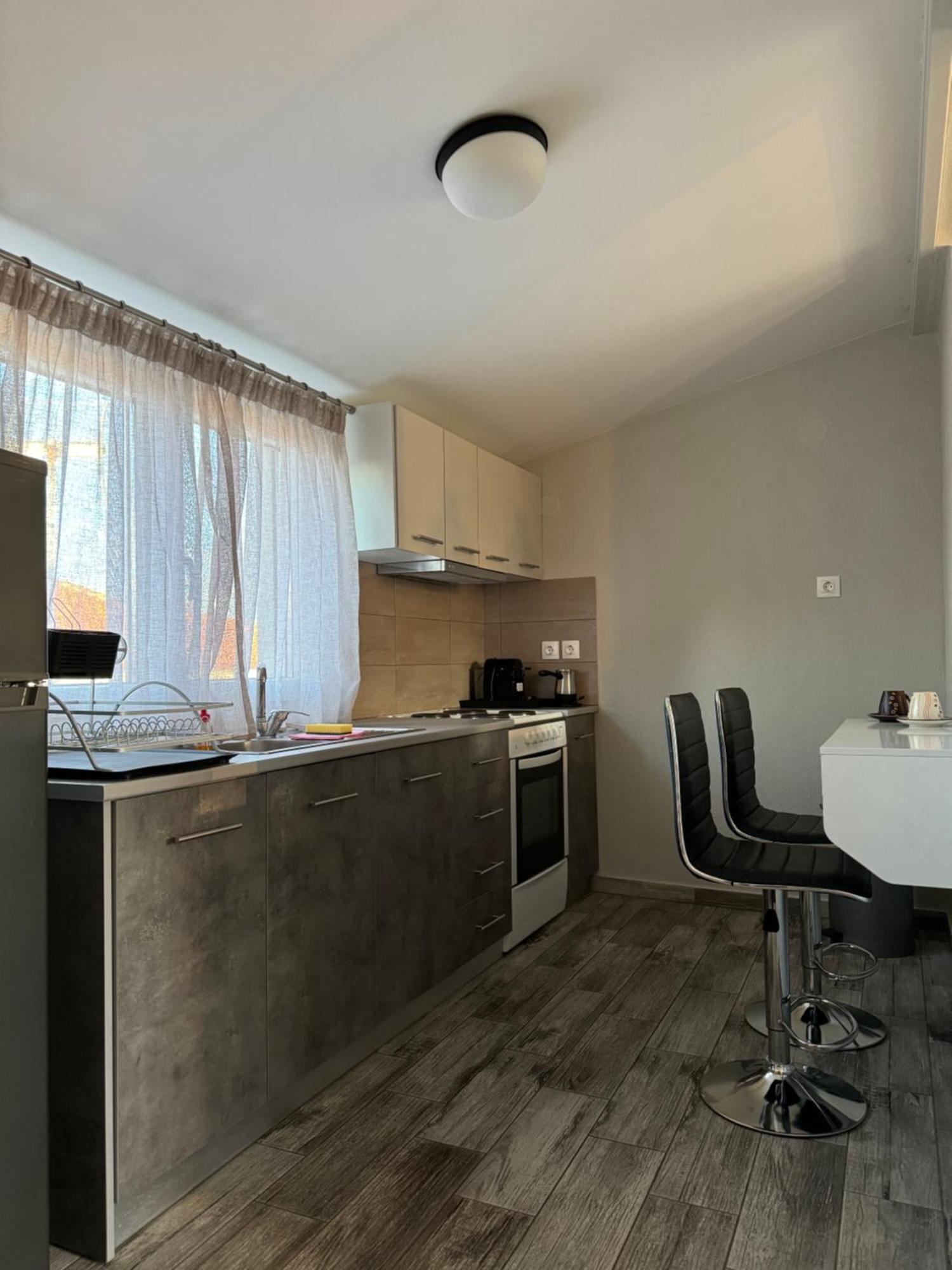 Private Modern Apartment 네아 로다 외부 사진